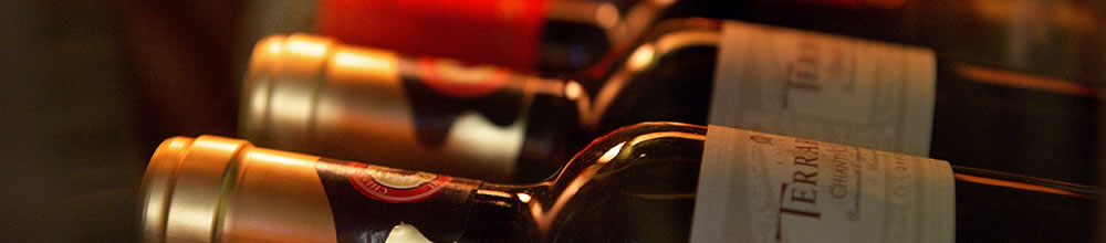 サラダバーがある笹塚のイタリアン、クアトロのワイン一覧